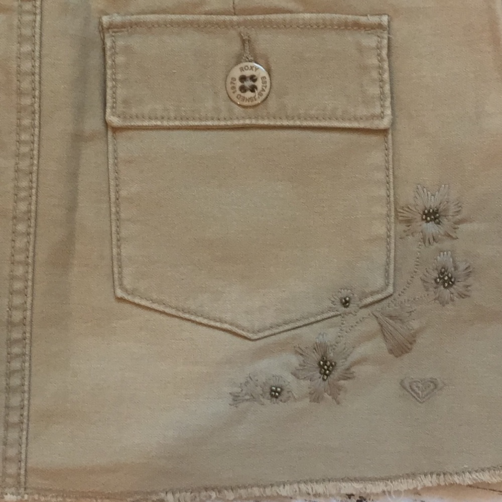 SOLD-NWT Roxy Mini Skirt! - Picture 4 of 5